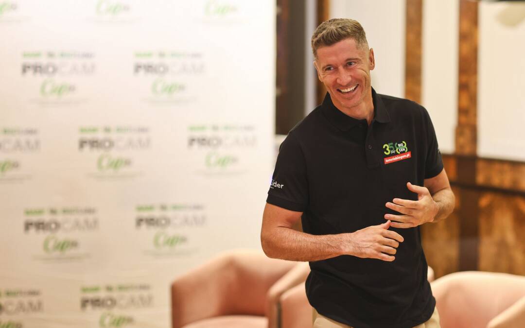 Z boiska 𝐏𝐑𝐎𝐂𝐀𝐌 𝐂𝐔𝐏 prosto na spotkanie z Lewym!